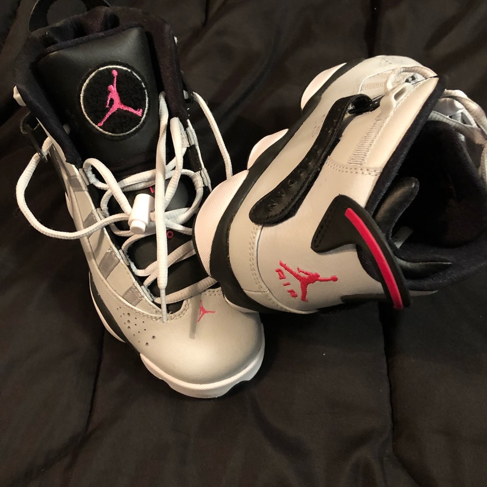 Nike’s - Picture 4 of 4